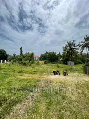 Plot for Sale Bahari Beach!