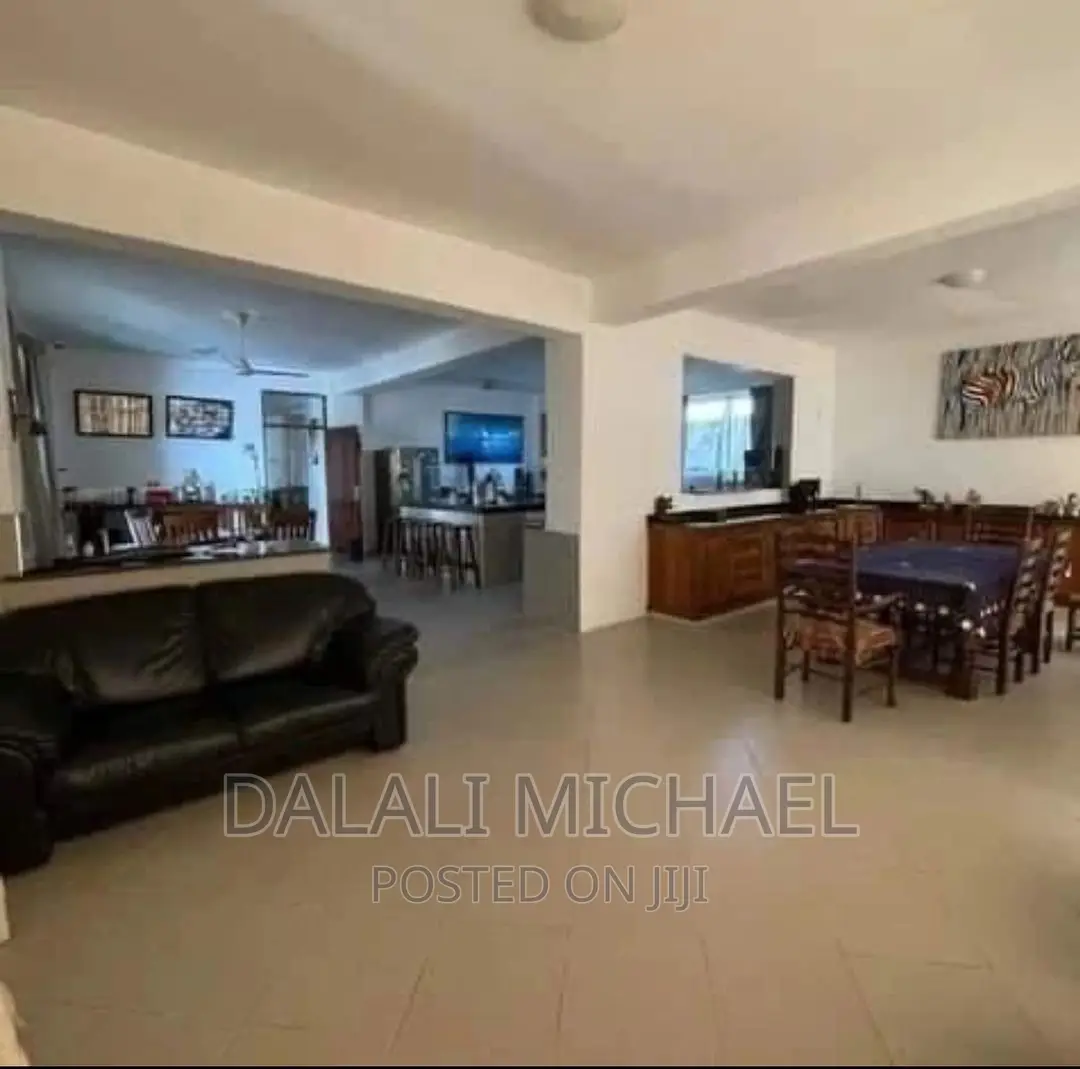 5bdrm House in Bahari Beach, Kunduchi for sale