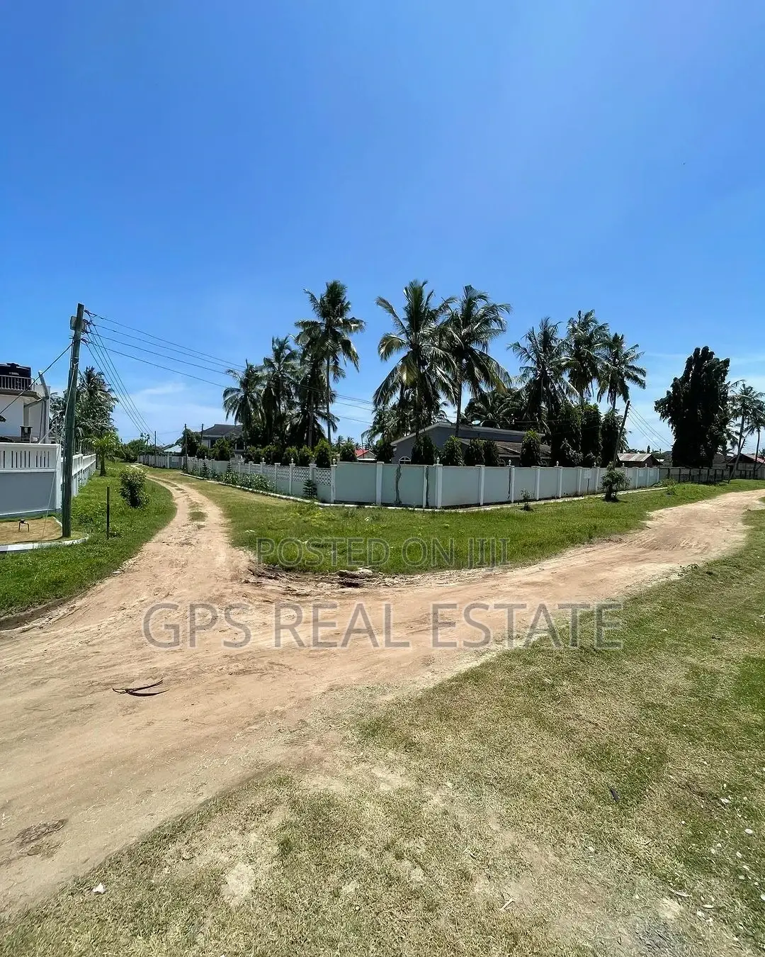 House and Plot for Sale at Bahari Beach ( 2400sqm )