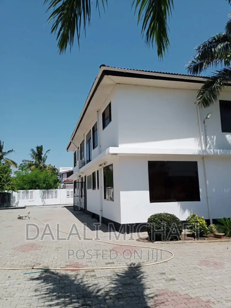 Furnished 6bdrm Bungalow in Baharibeach, Kunduchi for rent
