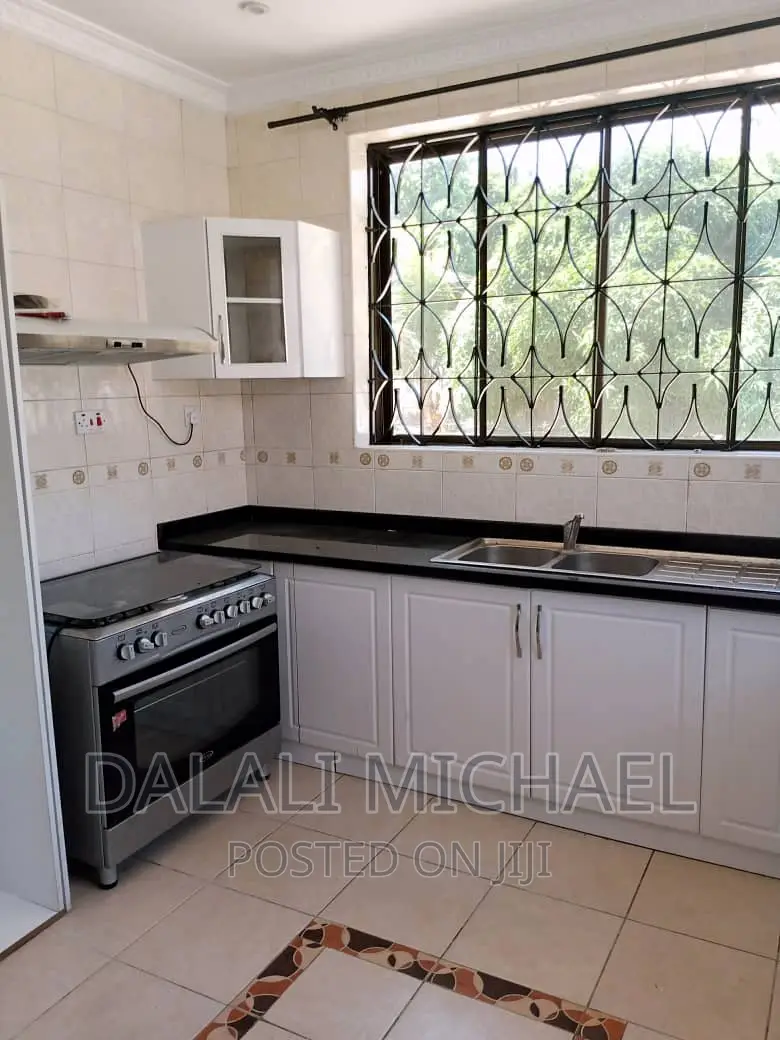 Furnished 6bdrm Bungalow in Baharibeach, Kunduchi for rent