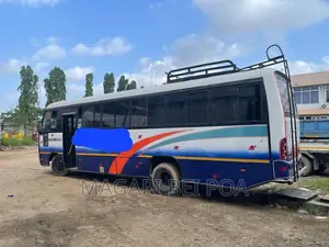 Tata Starbus Ultra Skool 1999 White