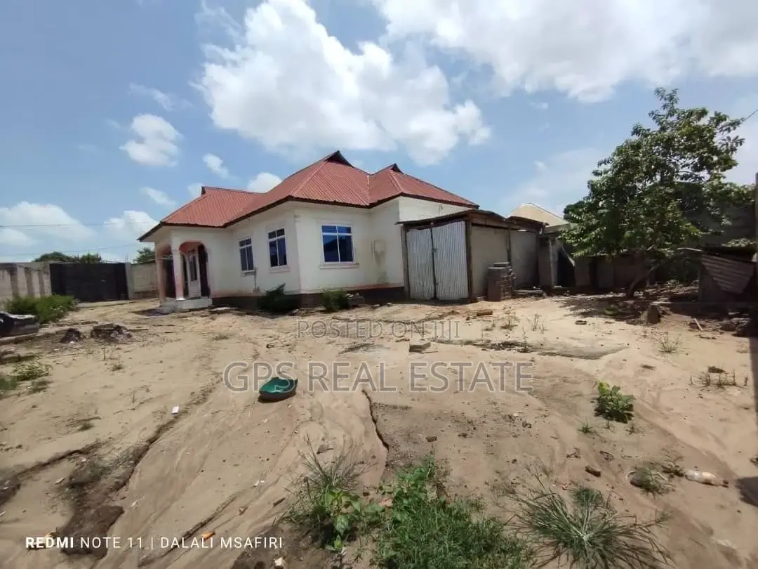 3bdrm House in Kivule Hospital Njia, Ilala for sale