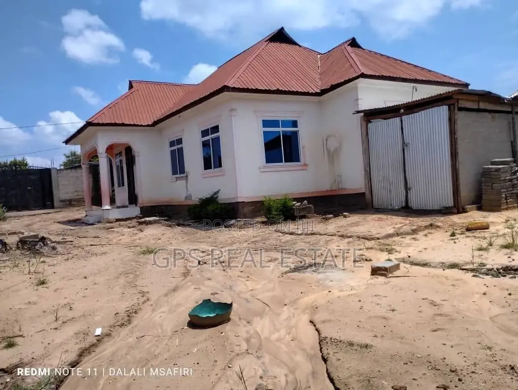 3bdrm House in Kivule Hospital Njia, Ilala for sale