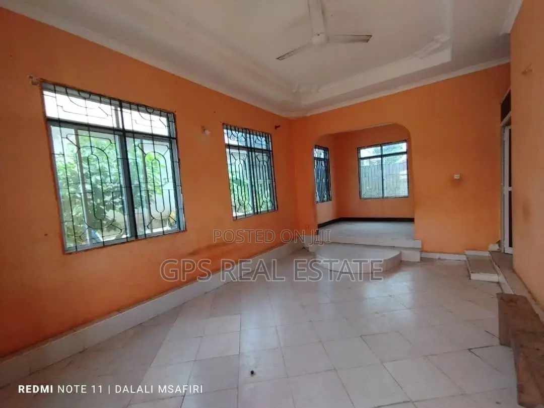 3bdrm House in Kivule Hospital Njia, Ilala for sale