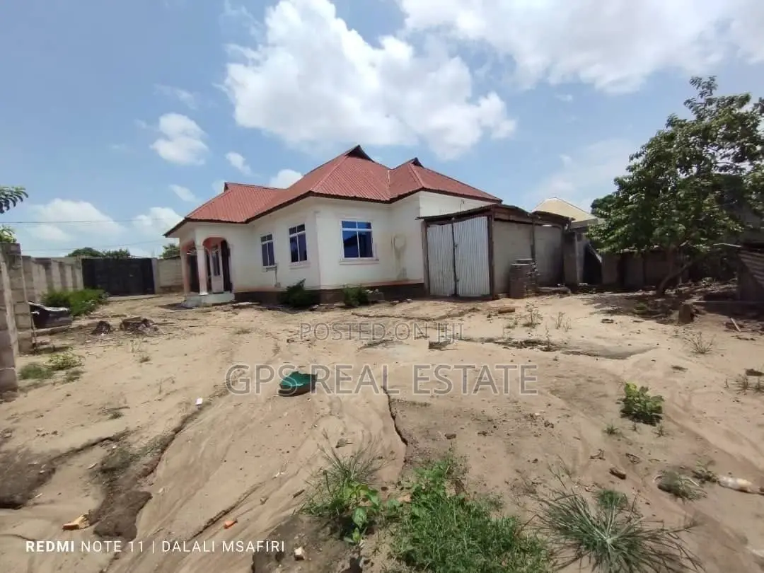3bdrm House in Kivule Hospital Njia, Ilala for sale