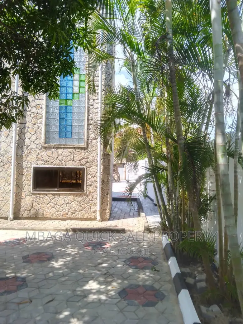 Furnished 6bdrm House in Bahari Beach, Kunduchi for rent