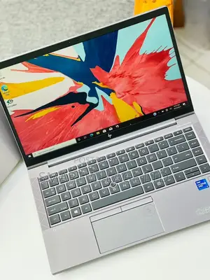 New Laptop HP ZBook Firefly G8 16GB Intel Core I7 SSD 512GB