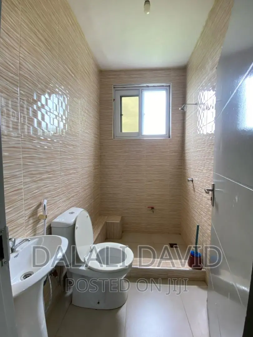 7bdrm House in Mbweni. Mpiji for sale