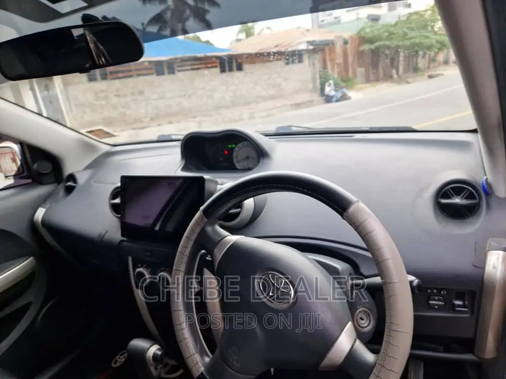Toyota IST 2003 Silver