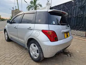Toyota IST 2003 Silver