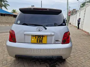 Toyota IST 2003 Silver