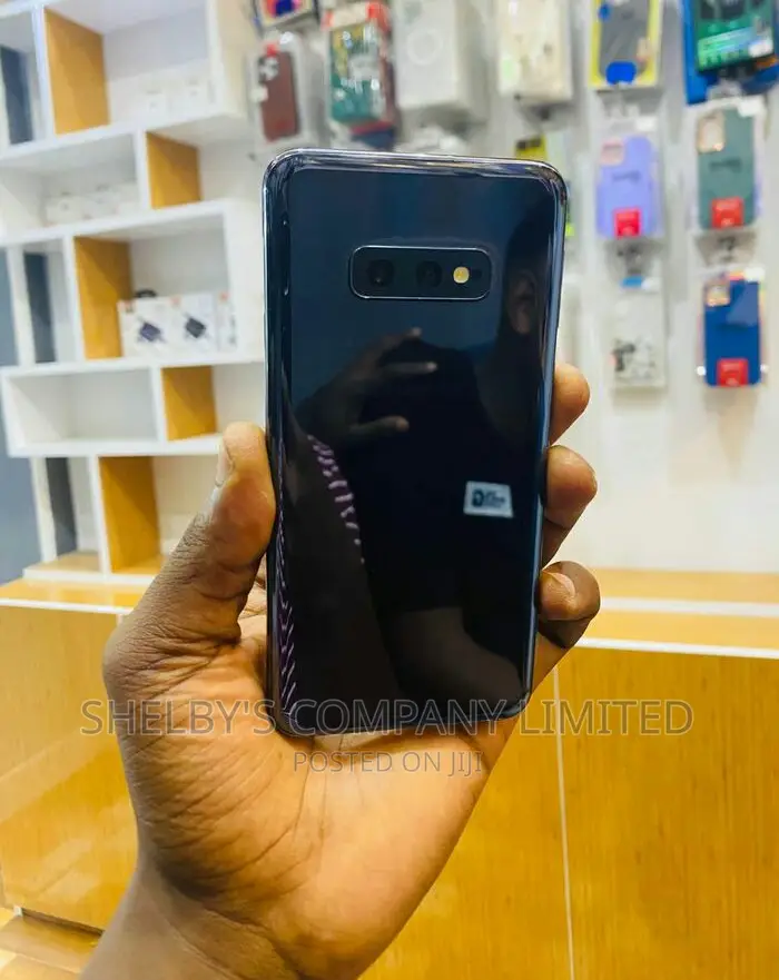 Samsung Galaxy S10e 128 GB Black