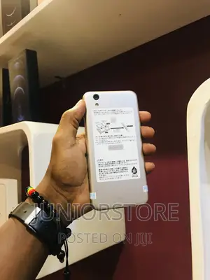 Sharp Aquos Sense 2 SHV43 32 GB Gold