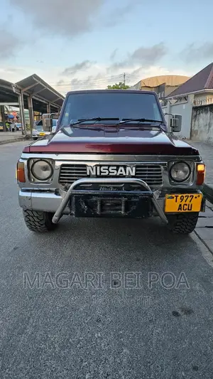 Nissan Patrol 2000 Brown