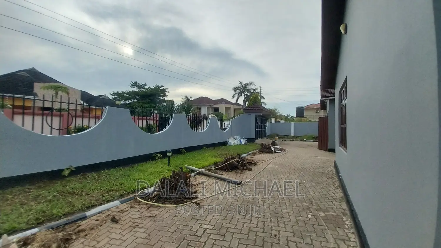 3bdrm House in Mbezibeach for rent