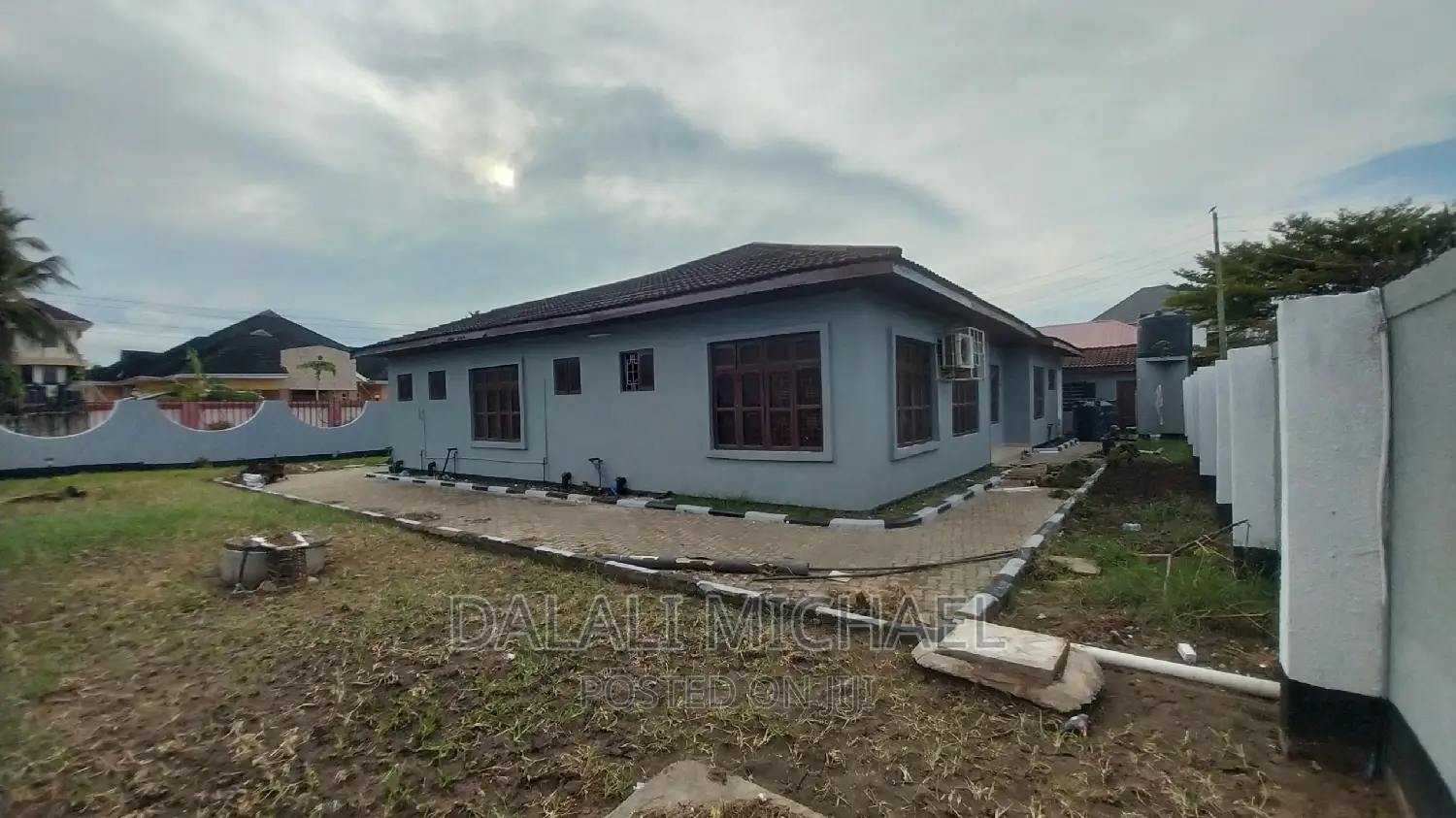 3bdrm House in Mbezibeach for rent