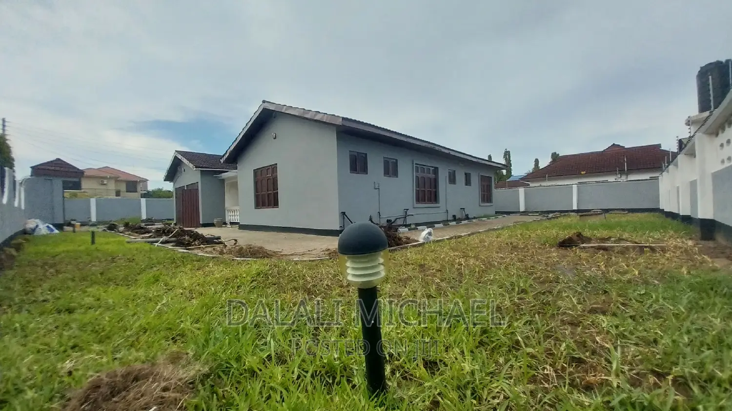 3bdrm House in Mbezibeach for rent