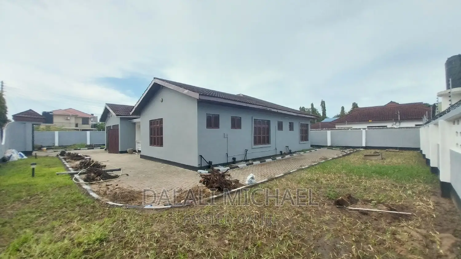 3bdrm House in Mbezibeach for rent