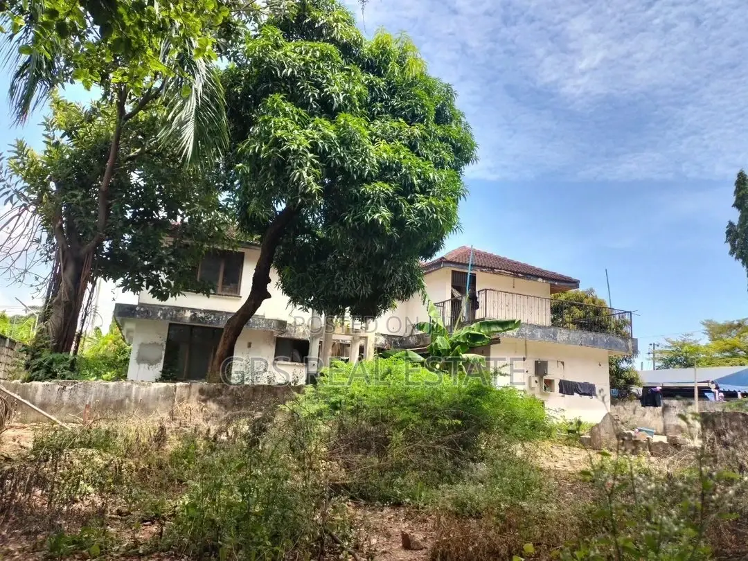 8bdrm House in Mikocheni B, Kinondoni for sale