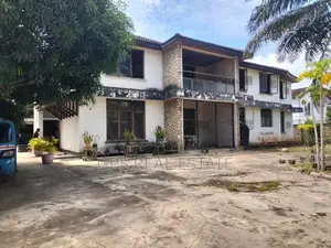 8bdrm House in Mikocheni B, Kinondoni for sale