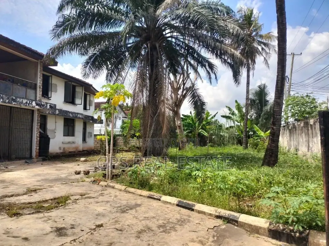 8bdrm House in Mikocheni B, Kinondoni for sale
