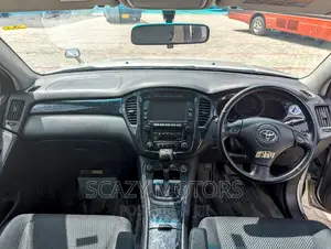 Toyota Kluger 2004 Silver