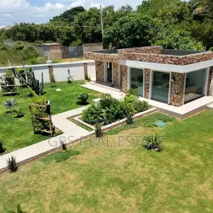 4bdrm Mansion in Bahari Beach, Kinondoni for sale