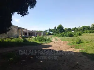 Eneo Lenye Ukubwa Wa SQMT 840 Linauzwa Lipo Bunju a Mianzini