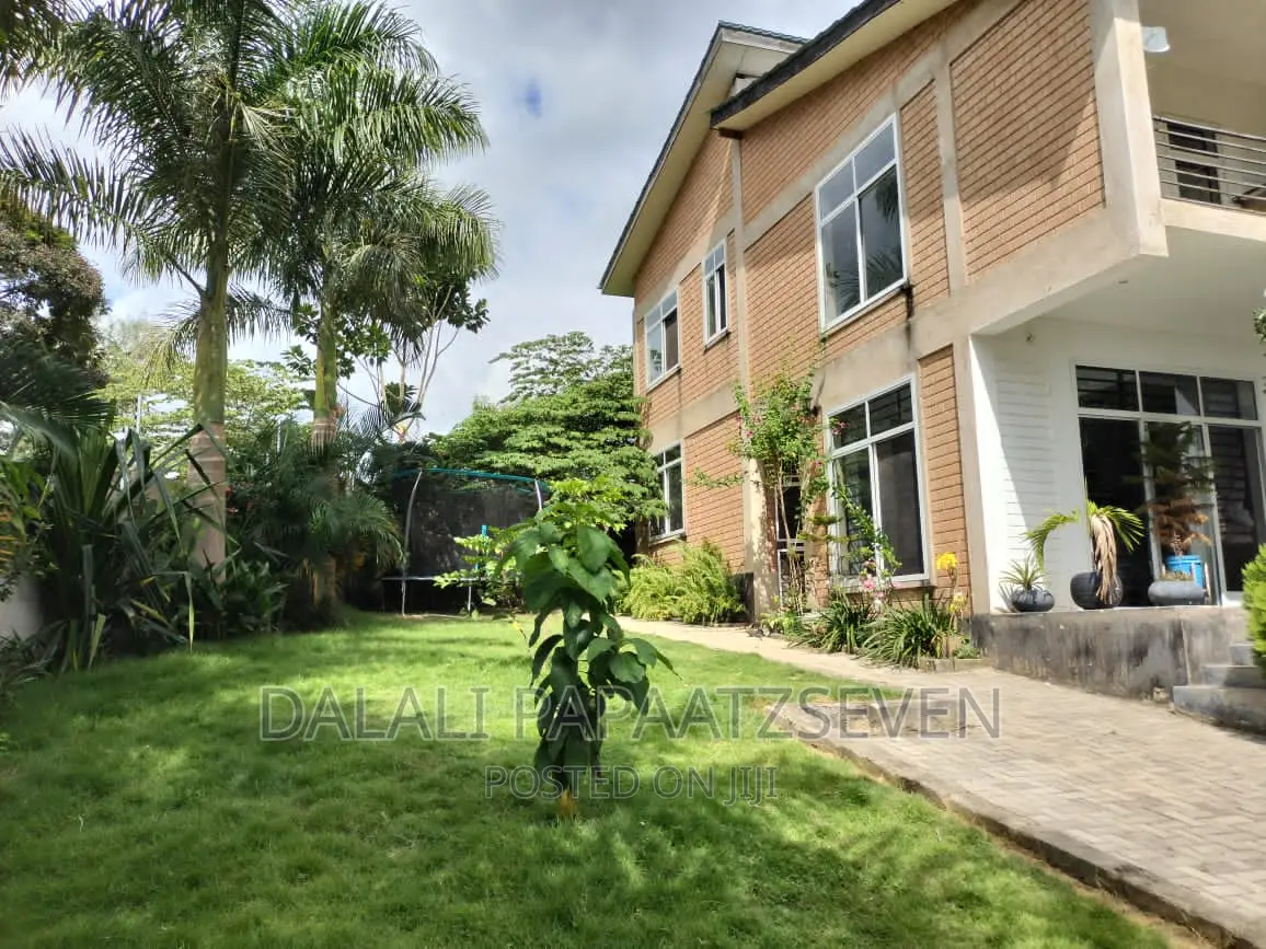 5bdrm House in Dalalipapaatzseven, Kinondoni for sale