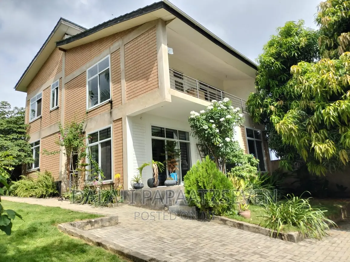 5bdrm House in Dalalipapaatzseven, Kinondoni for sale