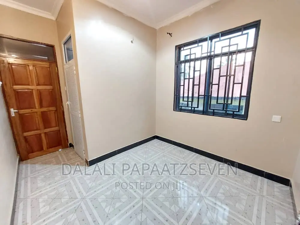 2bdrm Apartment in Dalalipapaatzseven, Kimara for rent