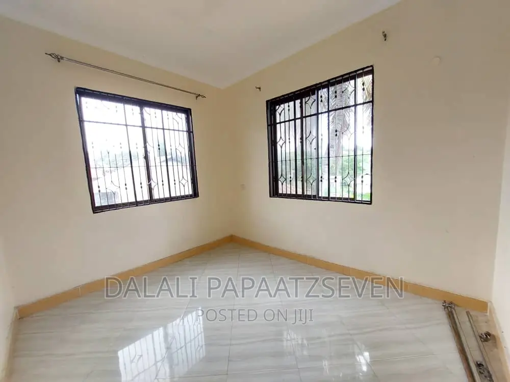 2bdrm Apartment in Dalalipapaatzseven, Kimara for rent