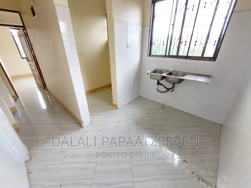 2bdrm Apartment in Dalalipapaatzseven, Kimara for rent