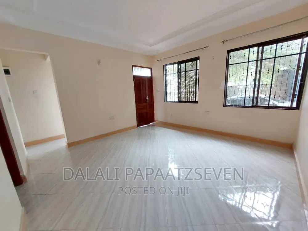 2bdrm Apartment in Dalalipapaatzseven, Kimara for rent