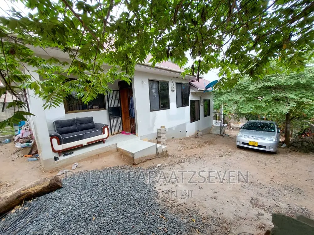 2bdrm Apartment in Dalalipapaatzseven, Kimara for rent