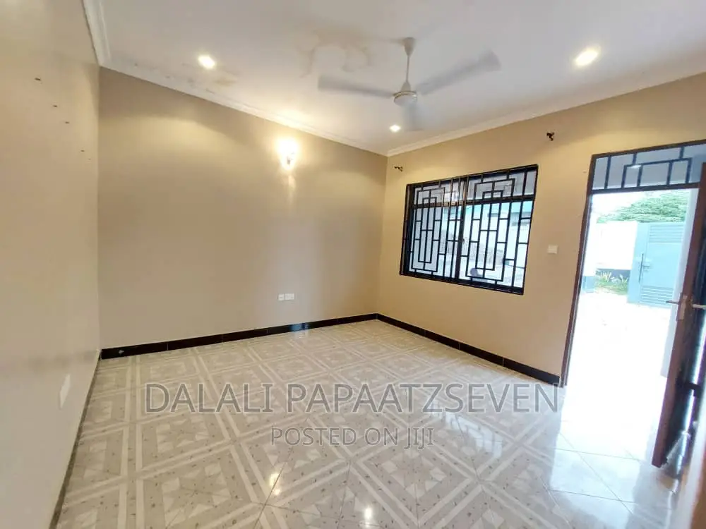 2bdrm Apartment in Dalalipapaatzseven, Kimara for rent