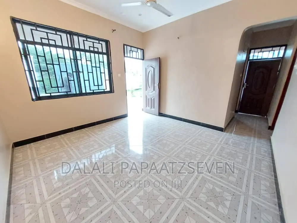 2bdrm Apartment in Dalalipapaatzseven, Kimara for rent
