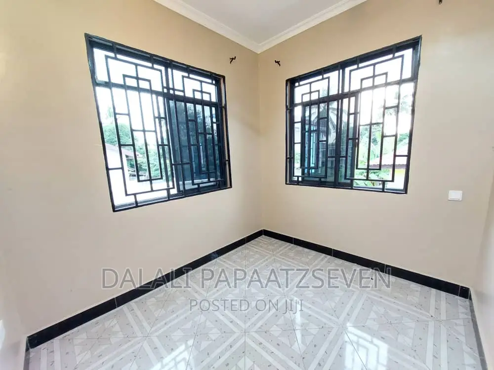 2bdrm Apartment in Dalalipapaatzseven, Kimara for rent