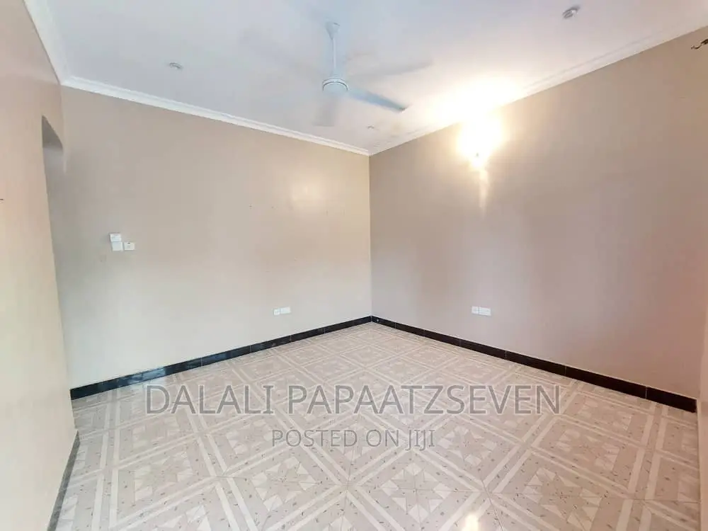 2bdrm Apartment in Dalalipapaatzseven, Kimara for rent