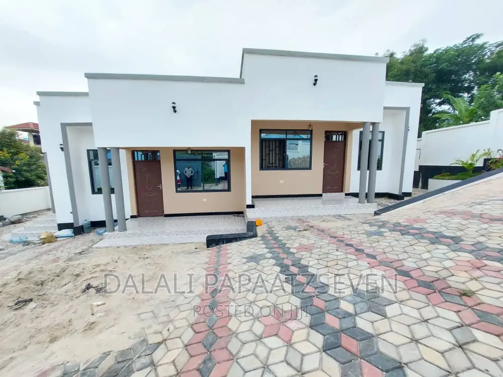 2bdrm Apartment in Dalalipapaatzseven, Kimara for rent