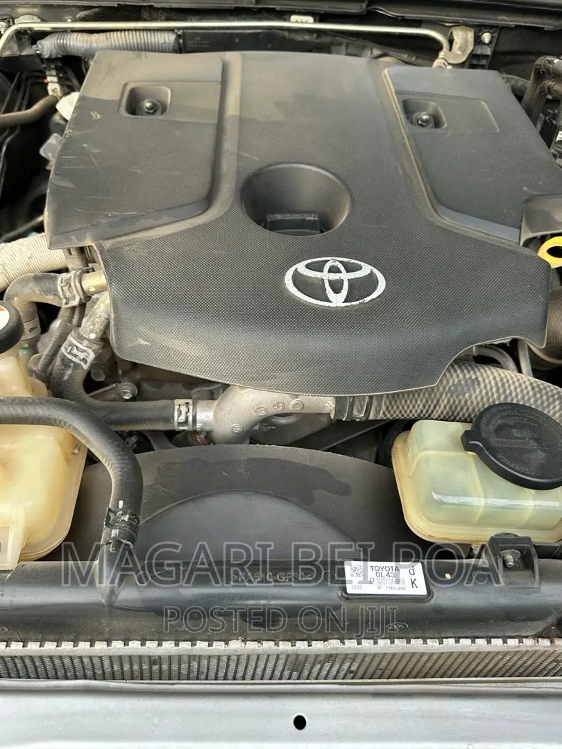 Toyota Hilux 2016 Silver