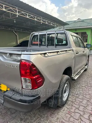 Toyota Hilux 2016 Silver