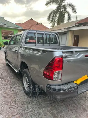 Toyota Hilux 2016 Silver