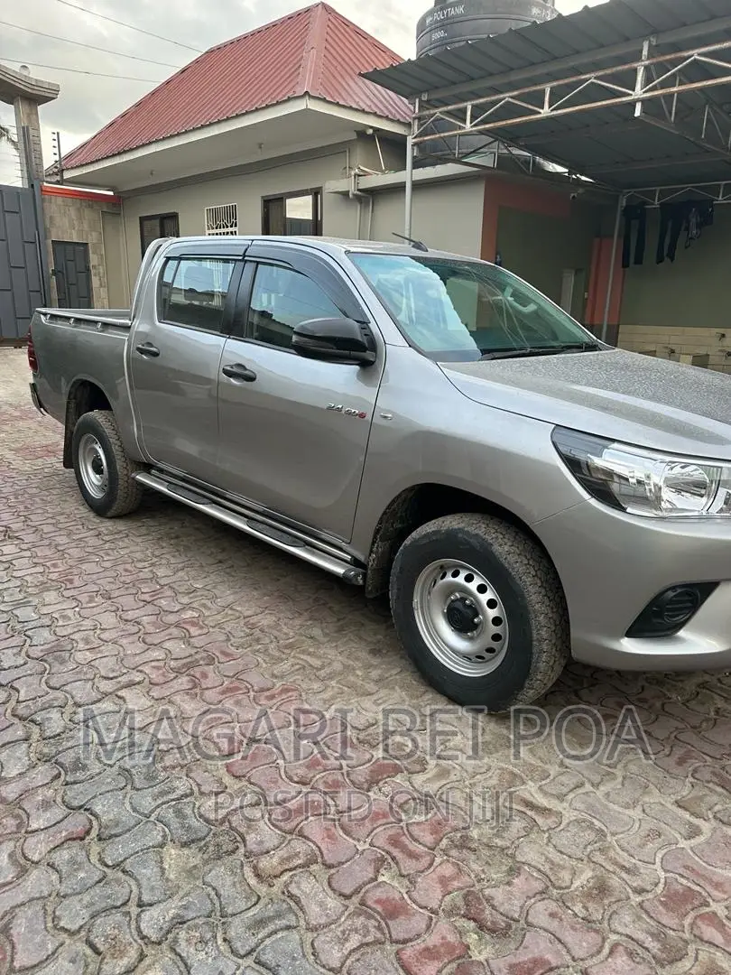 Toyota Hilux 2016 Silver
