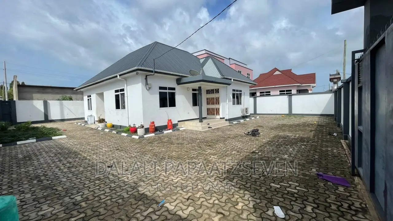 3bdrm House in Dalalipapaatzseven, Mbweni for rent