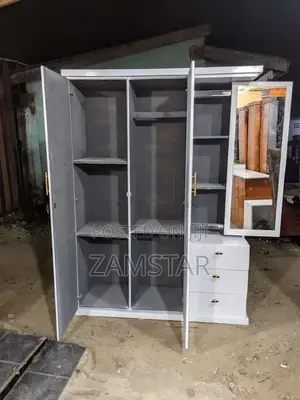 Kabati La Nguo