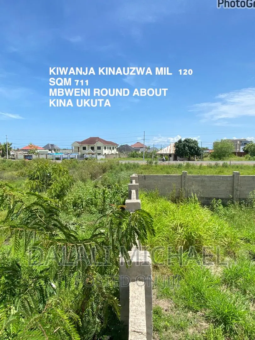 Kiwanja Kinauzwa Mbweni