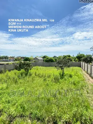 Kiwanja Kinauzwa Mbweni