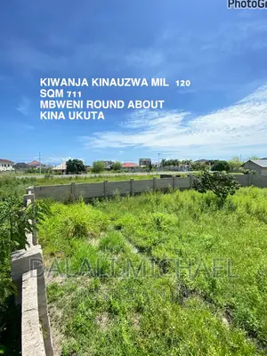 Kiwanja Kinauzwa Mbweni